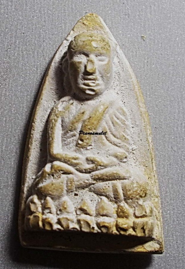 ลป.ทวด ลป.ดู่ วัดสะแก อยุธยา เนื้อผงแช่น้ำชา  พิมพ์ใหญ่ หลังตรายาง