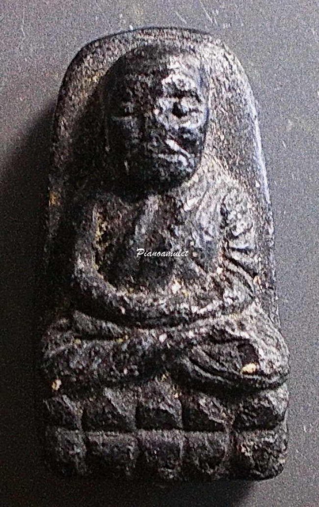 หลวงปู่ทวด พิมพ์พระรอด ปี 2524 วัดช้างให้ 