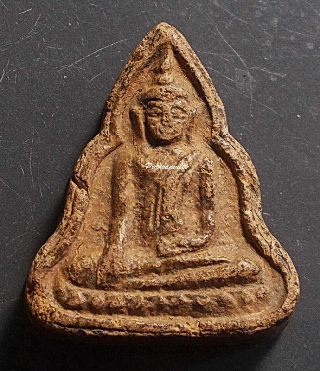 พระหลวงพ่อโบสถ์น้อย วัดอมรินทราราม รุ่นแรก พิมม์สามเหลี่ยม ปี 2488