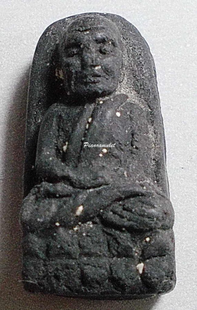 หลวงปู่ทวด วัดช้างให้ เนื้อว่าน ปี 2524 พิมพ์พระรอด