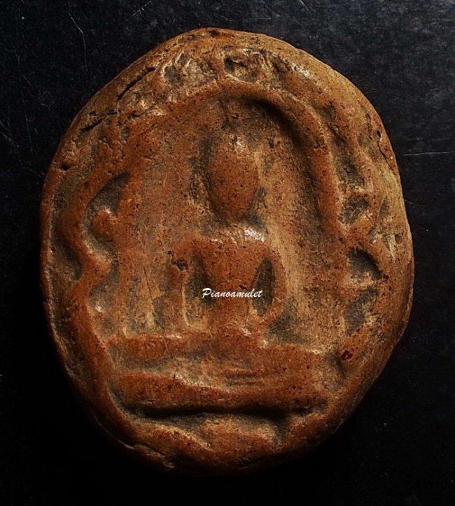 พระกำแพงซุ้มกอ พิมพ์ขนมเปี๊ยะ จ.กำแพงเพชร