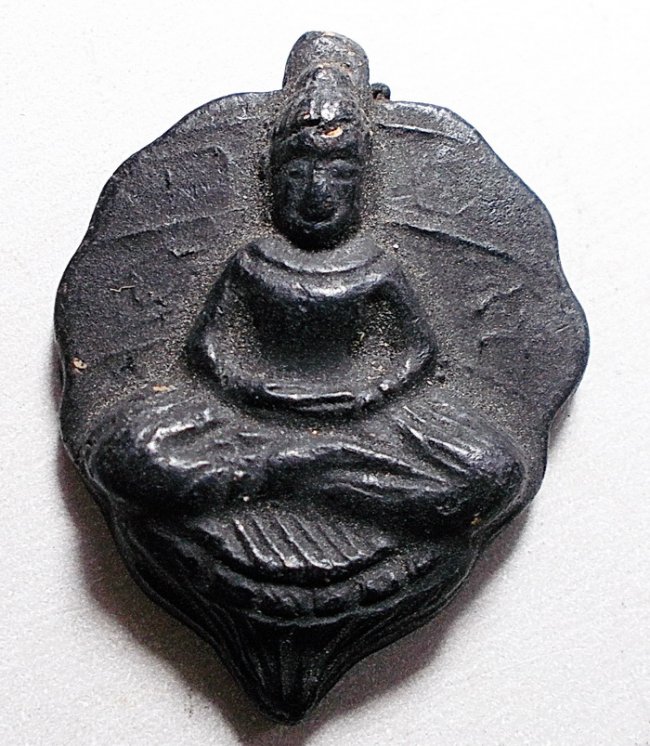 พระโพธิจักร เนื้อดิน ลพ.ลี วัดอโศการาม ปี 2500