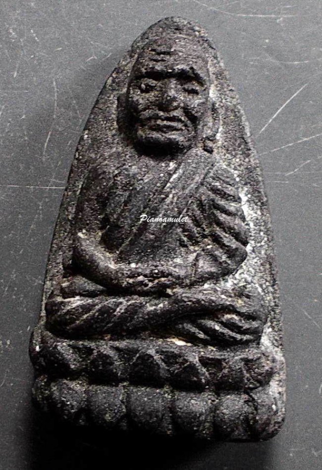 หลวงปู่ทวด วัดช้างให้ เนื้อว่านพิมพ์ใหญ่ ปี 2524