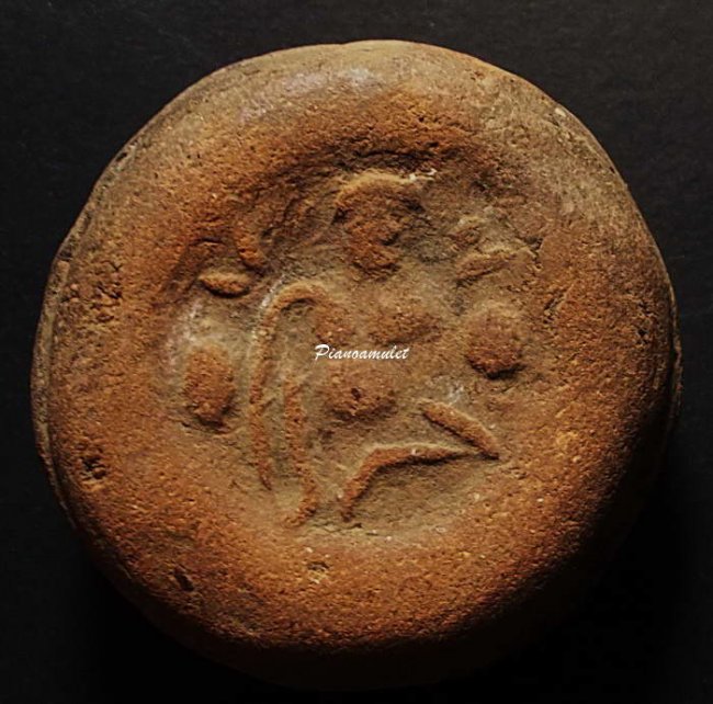 เม็ดกระดุมท้าวกุเวร เนื้อดิน สุพรรณบุรี ศิลปทวาราวดียุคต้น