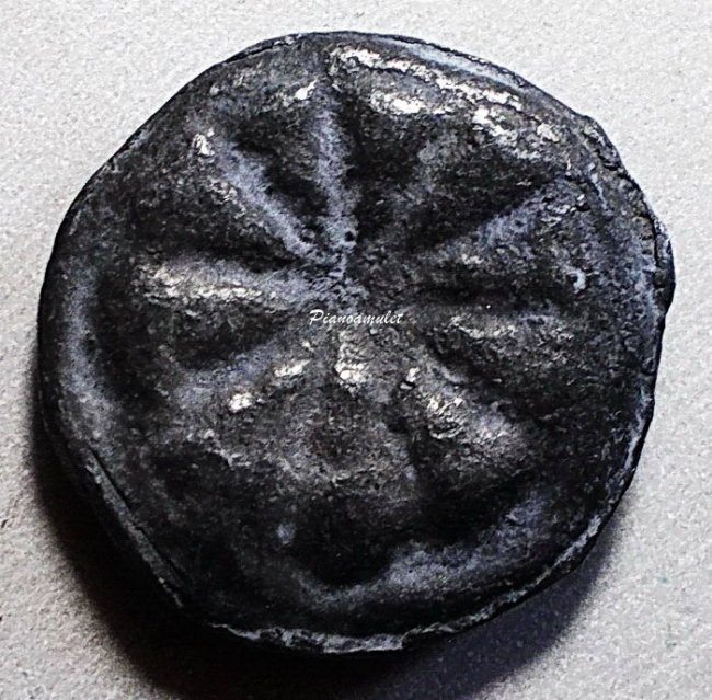 เหรียญหล่องบน้ำอ้อยสองหน้า เนื้อตะกั่ว ลพ.เนียม วัดน้อย สุพรรณบุรี