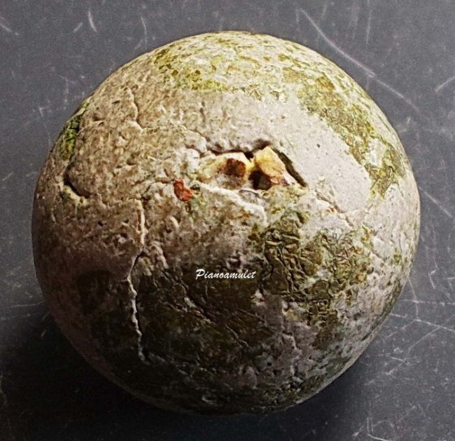 ลูกอมผงพรายกุุมาร เนื้อขาวทาบรอนส์ ลป.ทิม วัดละหารไร่