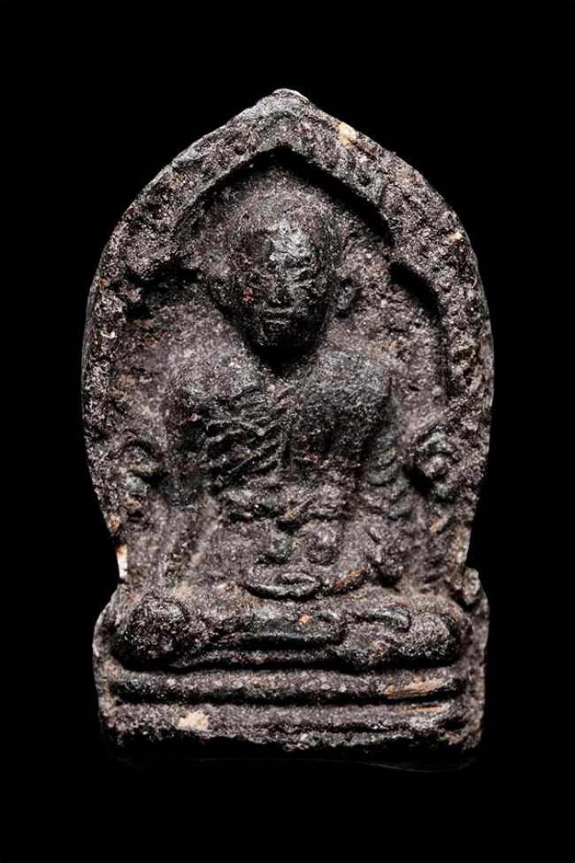 พระผงเนื้อว่านรุ่นแรก หลวงพ่อเลี่ยง วัดทรายขาว พ.ศ.2506 จ.สงขลา