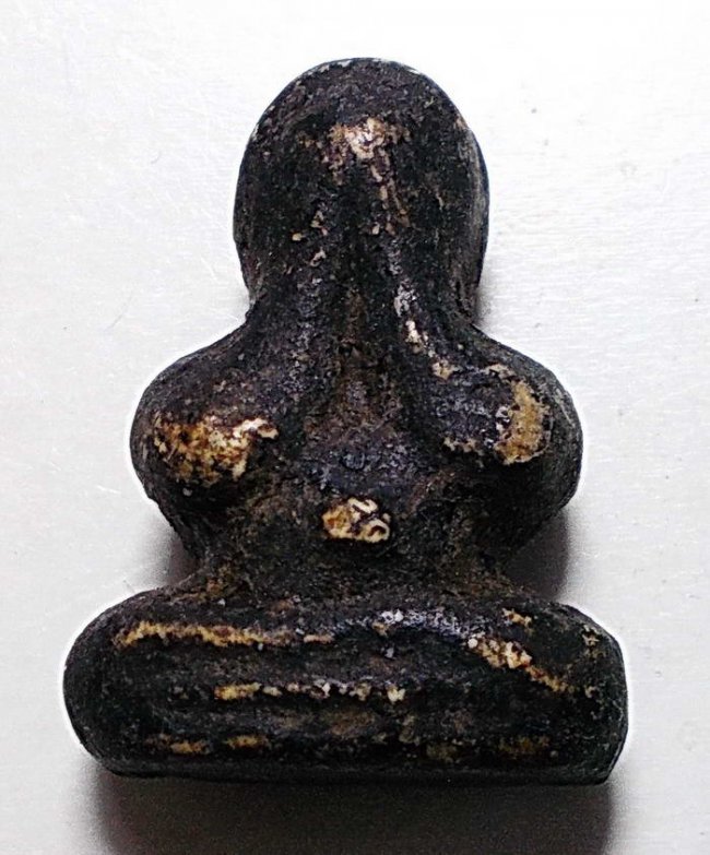 หลวงพ่อทองสุข วัดสะพานสูง พระปิดตาพิมพ์พนมมือ