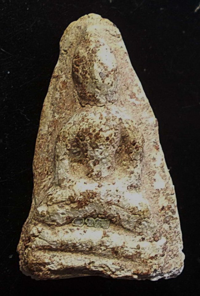 พระกรุอัมพวัน นครนายก พิมพ์กลีบบัวสมาธิ