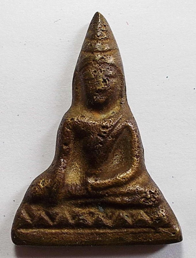 เหรียญหล่อโบราณ หลวงพ่อโต วัดบางพลีใหญ่ใน พิมพ์ตาโปนหลังเรียบ (นิยม)