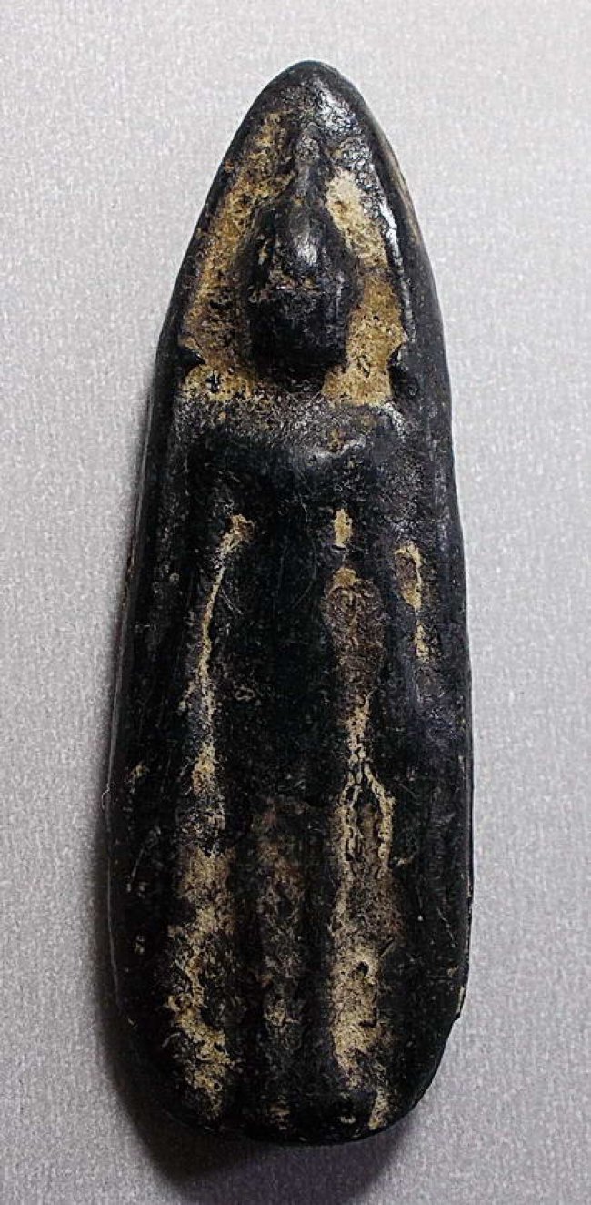 พระกำแพงเปิดโลก เนื้อดิน กำแพงเพชร