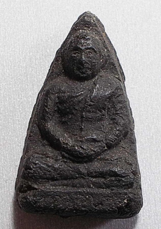 หลวงพ่อปาน วัดนาประดู่ เนื้อว่าน รุ่นแรก ปี 04