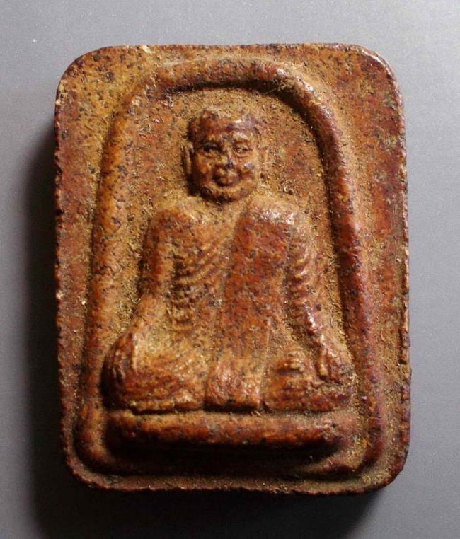 พระผงดิน 7ป่าช้า ยุคแรก หลวงพ่อจำเนียร วัดถ้ำเสือ จ.กระบี่ พิมพ์มือจับเข่า พระผงดิน 7ป่าช้า ยุคแรก หลวงพ่อจำเนียร วัดถ้ำเสือ จ.กระบี่ พิมพ์มือจับเข่า