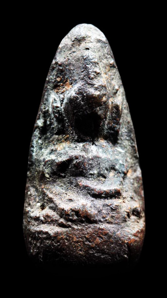 พระยอดขุนพล บุเรงนอง หลังเรียบ เนื้อดิน กรุถ้ำ