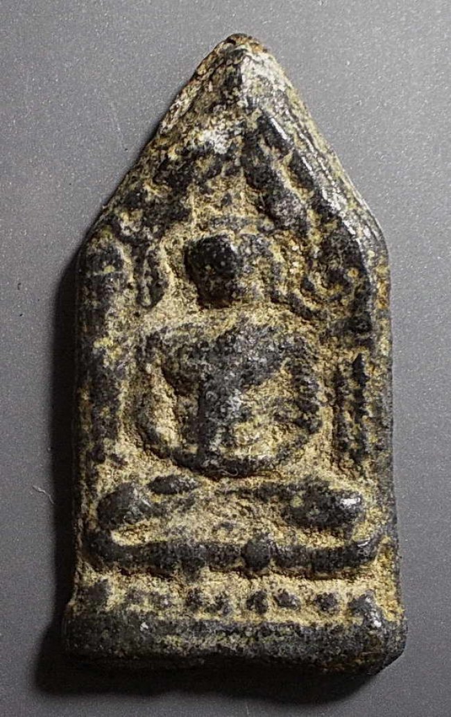 พระเนื้อชินเขียว ศิลป์พิจิตร พิมพ์ขุนแผนซุ้มเรือนแก้วหลังยันต์