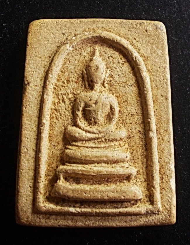 สมเด็จพิมพ์สังฆาฏิ หลวงปู่จันทร์ วัดศรีเทพ ปี 2500