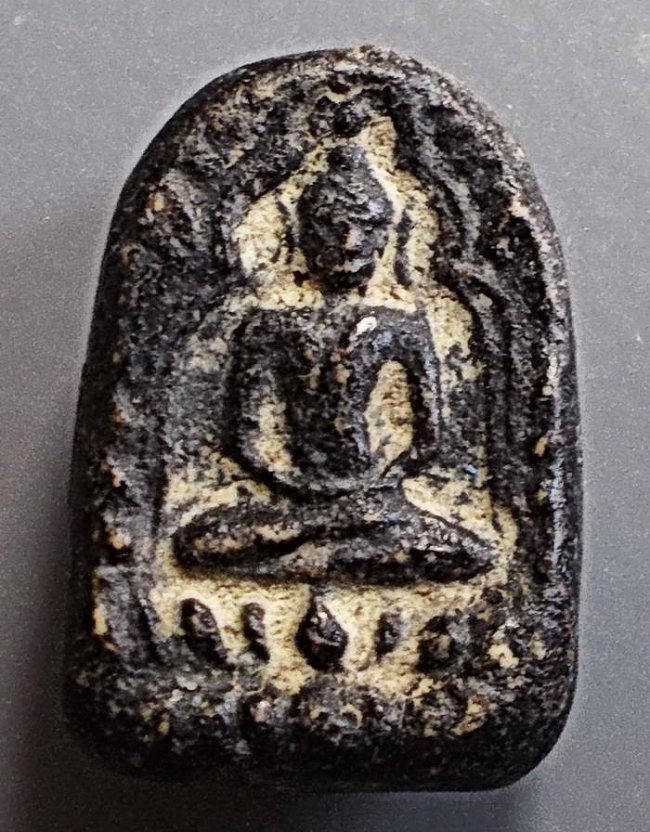 พระกรุ หลวงปู่เอี่ยม วัดสะพานสูง จ.นนทบุรี ตอกโค๊ตดอกจันทร์