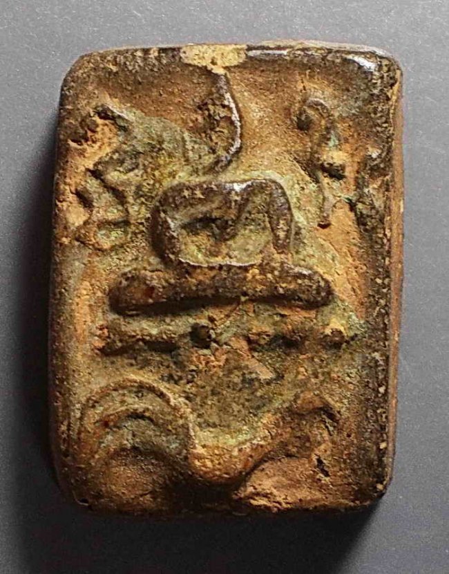 พระลพ.ปาน วัดบางนมโค อยุธยา พิมพ์ทรงไก่หางสามเส้น