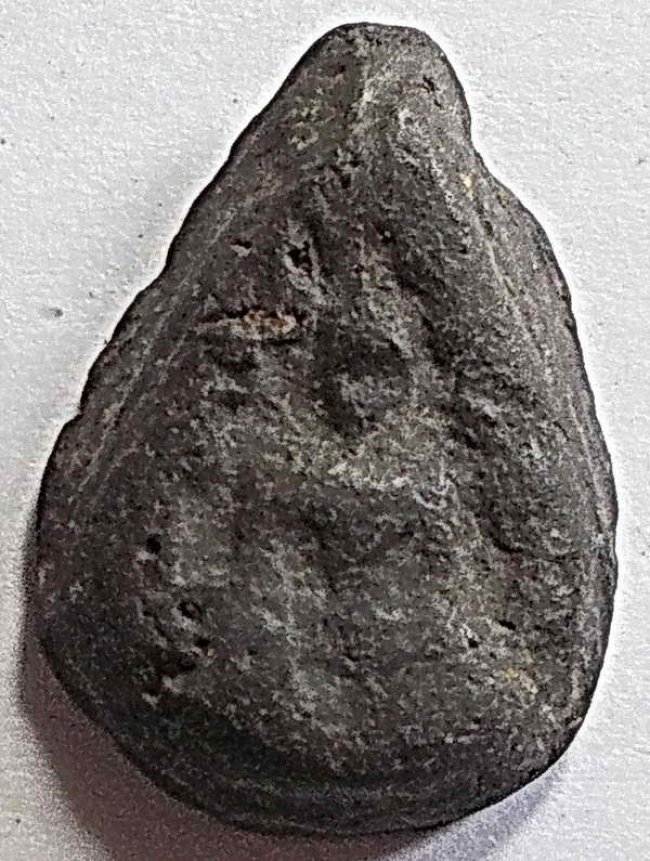 พระผงกลีบบัว พระครูใบฎีกาเกลี้ยง วัดสุทัศน์ ปี 2475 