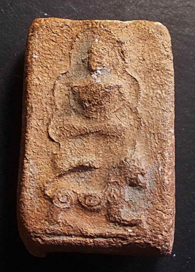 พระกรุเนื้อดิน ทรงสิงห์อุดผง ลพ.ผาด วัดดงตาล ลพบุรี