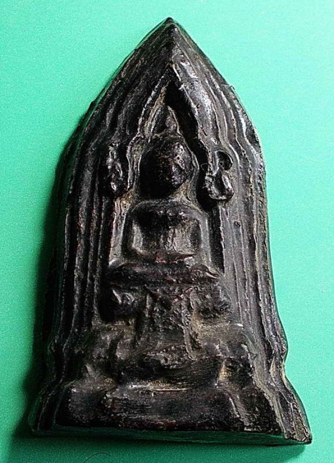 พระโคนสมอ เนื้อดินจุ่มรัก กรุวังหน้า