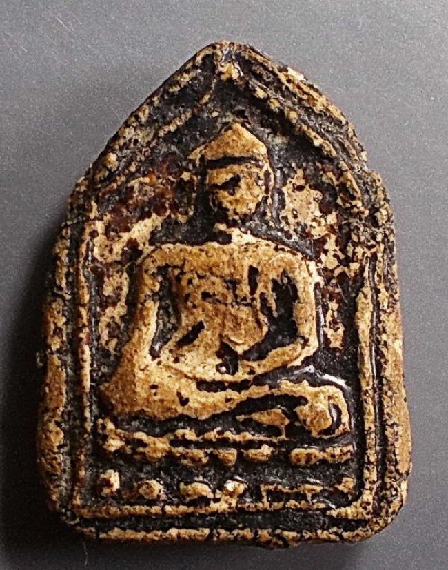 พระเนื้อผงทารัก ลพ.เป๋ วัดคลองขุนศรี ไทรน้อย นนทบุรี 