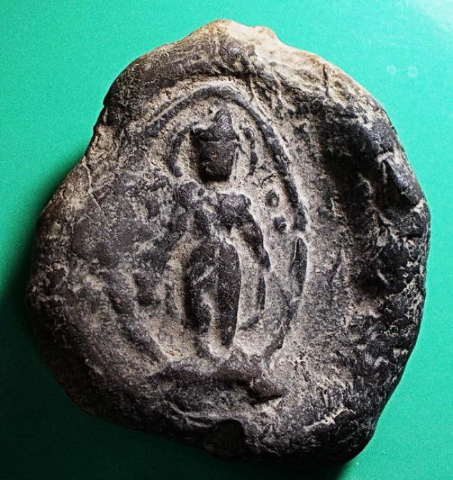 พระทวารวดี เนื้อดิน องค์ใหญ่