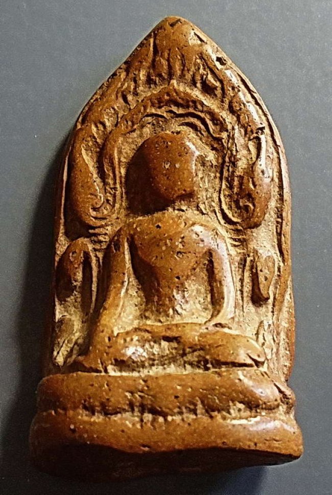 พระลือโขง (พระจามเทวีซุ้มเรือนแก้ว) ลำพูน