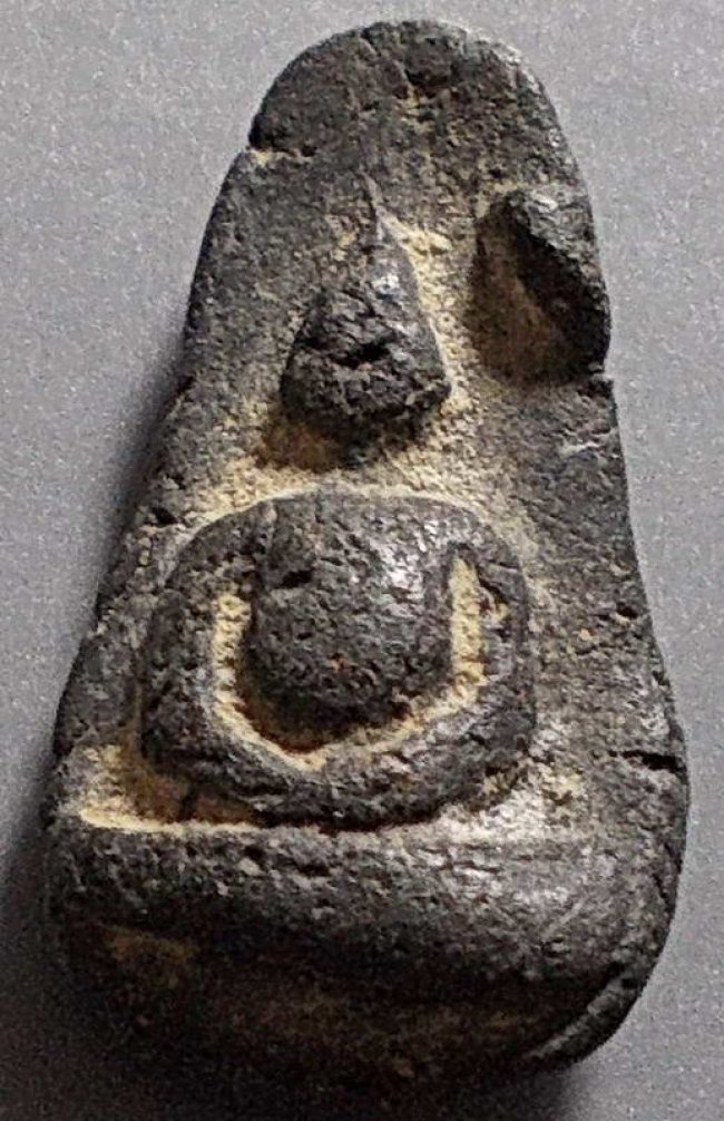 พระพิจิตร เนื้อผงใบลาน สมาธิแขนกลม กรุวัดมหาธาตุ พิจิตร