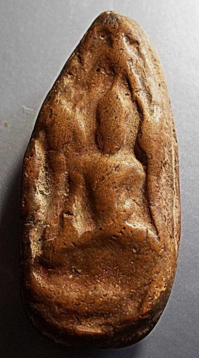 พระขุนแผนไข่ผ่าซีก เนื้อดิน ยุคแรก ลพ.ถิร วัดป่าเลไลย์ สุพรรณบุรี