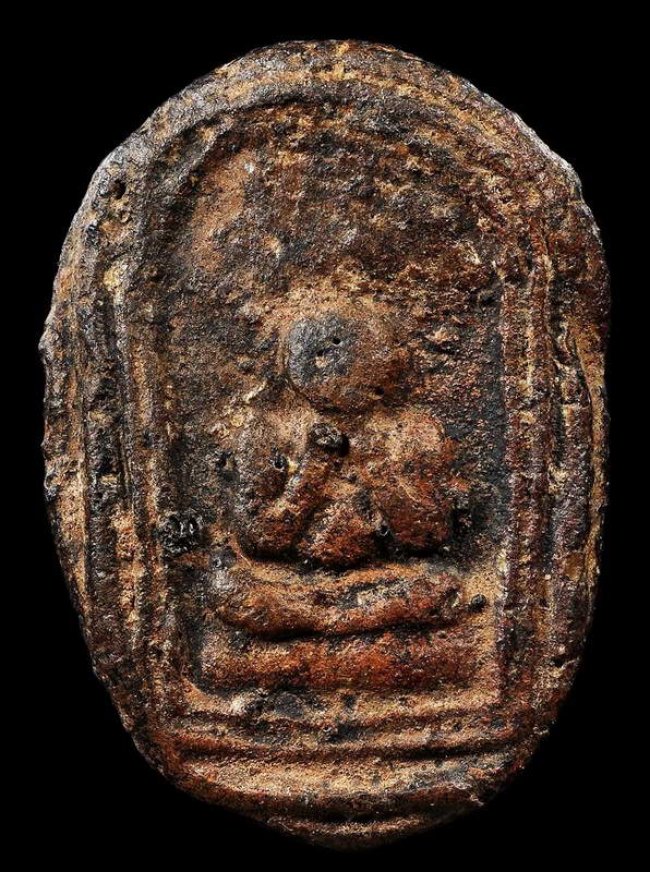 พระปิดตา เนื้อดินผสมผง ลพ.เงิน บางคลาน