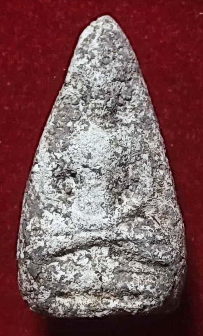 พระกรุอัมพวัน นครนายก พิมพ์กลีบบัวสมาธิ