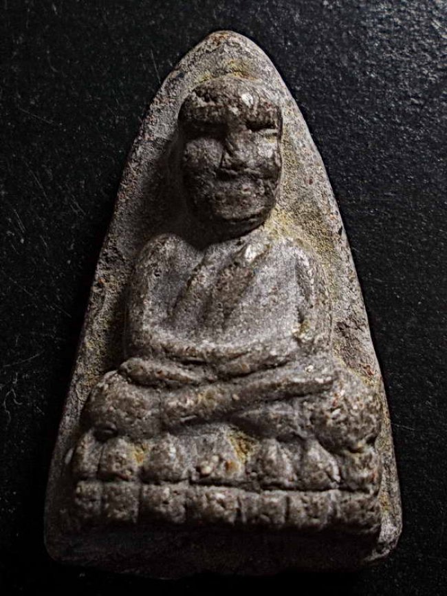 ลป.ทวด พิมพ์ใหญ่ เนื้อผงเทาลังเม้งแก่ว่าน วัดประสาท ปี 06