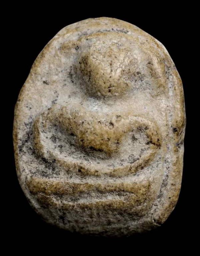 พระสังกัจจายน์ เนื้อผงน้ำมัน กรุอัมพวา