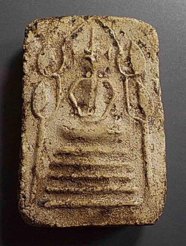 สมเด็จ กรุวัดเฉลิมพระเกียรติ นนทบุรี พิมพ์ข้างบัว