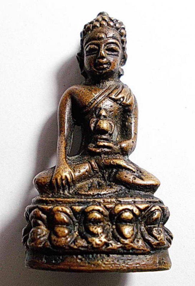 พระกริ่งเฉลิมพล ลพ.แช่ม วัดตาก้อง รุ่นแรก ปี 2505