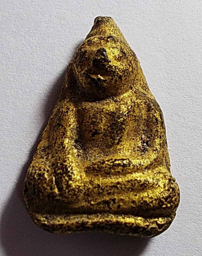 พระกรุวัดตะไกร เนื้อดินมีรักทอง พิมพ์หน้าครุฑ อยุธยา