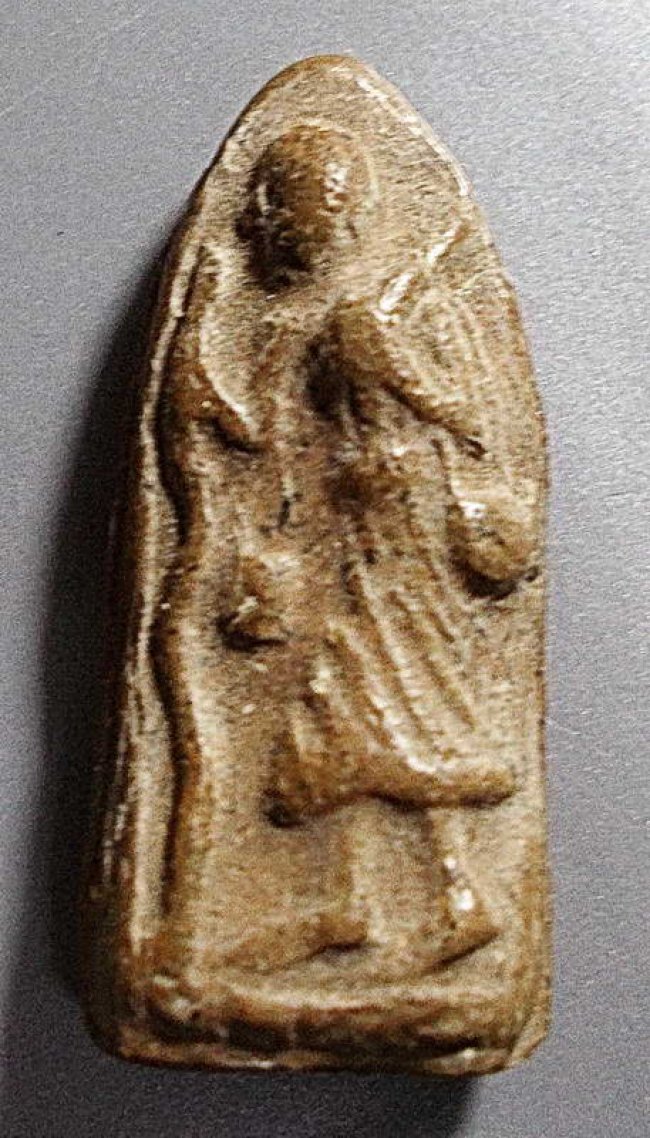 สิวลีองค์จ้อย เนื้อผงน้ำมัน พิมพ์มีย่าม ลพ.กวย วัดโฆสิตาราม จ.ชัยนาท สิวลีองค์จ้อย เนื้อผงน้ำมัน พิมพ์มีย่าม ลพ.กวย วัดโฆสิตาราม จ.ชัยนาท