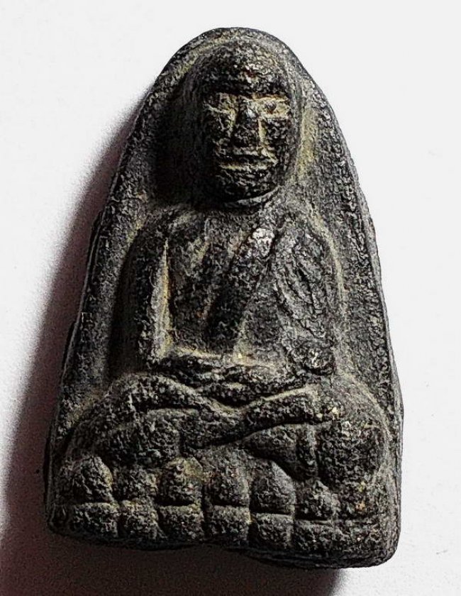 ลป.ทวด พิมพ์ใหญ่ เนื้อผงสีดำ วัดประสาท ปี 2506