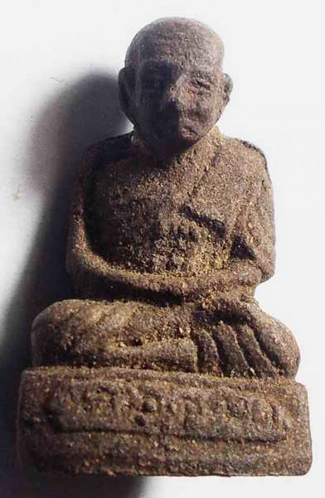 พระรูปเหมือนลอยองค์หลวงปู่ทวด เนื้อว่าน รุ่นแรก วัดบ้านดี ปัตตานี ปี 2540 กล่องเดิม