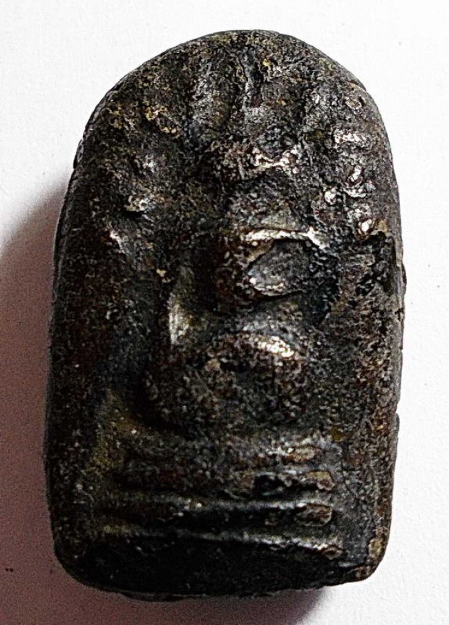 พระคงใหญ่ เนื้อผงจุ่มรัก ลพ.พริ้ง วัดบางปะกอก