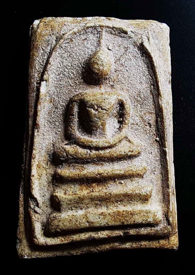 สมเด็จหลวงปู่หิน วัดระฆัง ปี 2482 รุ่นแรก พิมพ์ทรงเจดีย์ แช่น้ำมนต์