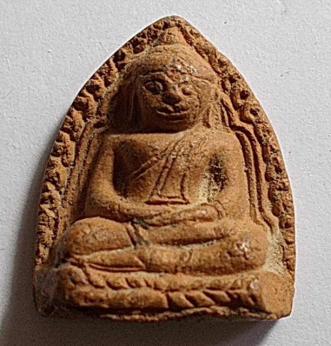 พระหลวงพ่อโต เนื้อดิน กรุวัดชีปะขาวหาย พิษณุโลก