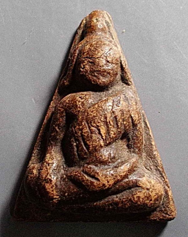 นางพญาสไบแพร เนื้อดิน กรุเมืองพิจิตร