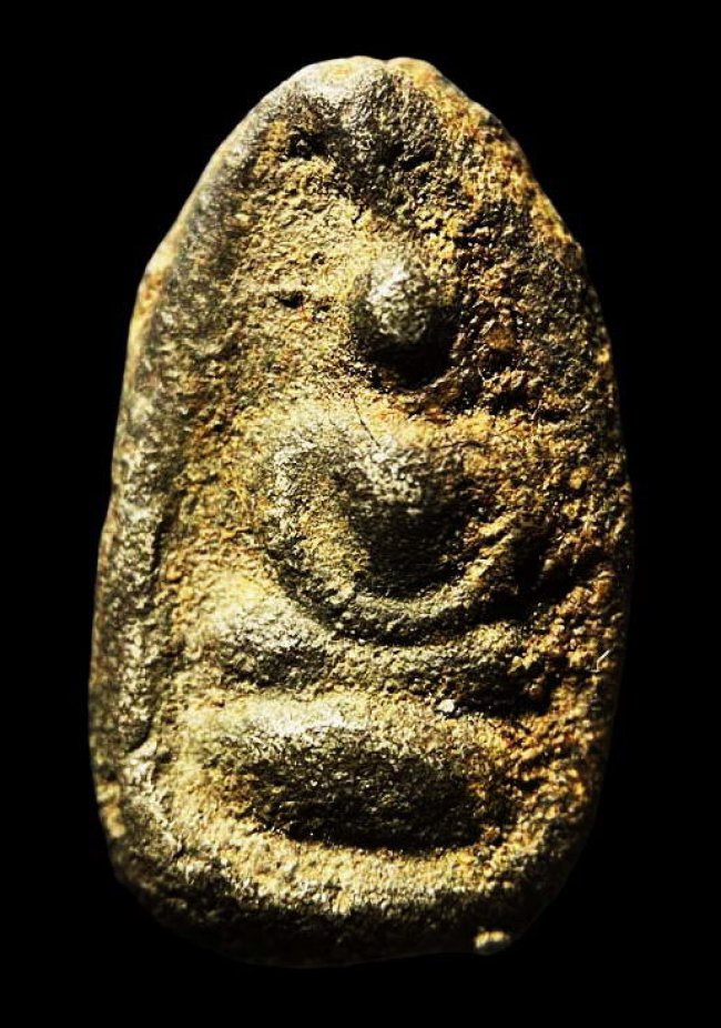 พระพิจิตรเม็ดข้าวเม่า พิมพ์แขนกลม เกศคด ชินเงิน