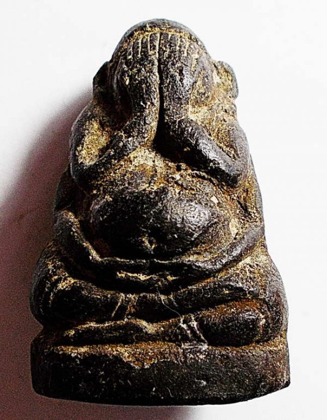 พระปิดตาสี่กร ลอยองค์ หลวงปู่เทพโลกอุดร ขนาดห้อยบูชา