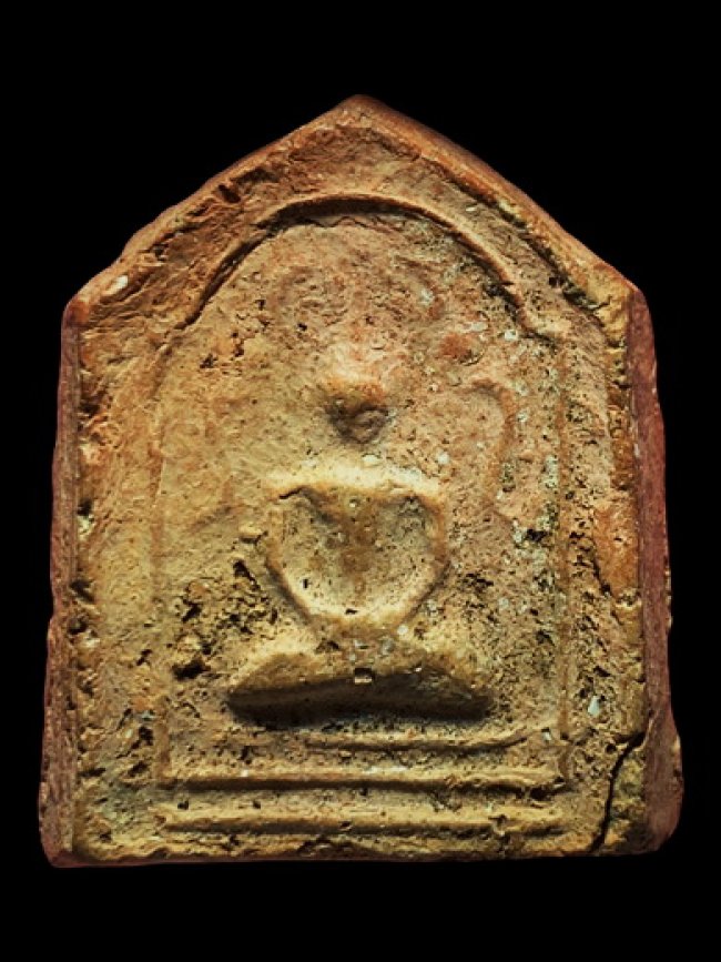 หลวงพ่อพ่วง วัดกก เนื้อดิน พิมพ์ห้าเหลี่ยมใหญ่ กรุเพดานโบสถ์ ปี 2473