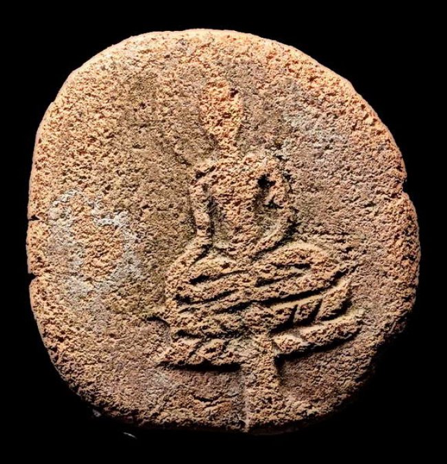 พระขุนแผนใบพุทรา เนื้อดิน กรุวัดใหญ่ชัยมงคล อยุธยา