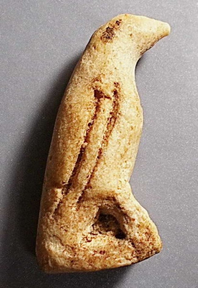 นกสาริกาจับปากโลง ลพ.สนิท วัดลำบัวลอย นครนายก