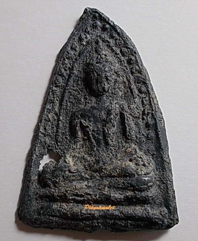 พระสุพรรณหลังเรียบ กรุวัดพระศรีฯ สุพรรณบุรี